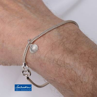 Armband "Strandläufer" feine Silberfuchsschwanzkette mit einer kleinen Muschel