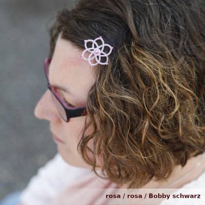 blumige Haarnadel Dahlia aus Baumwolle mit Glas(wachs)perlen und kleinen Glasperlchen