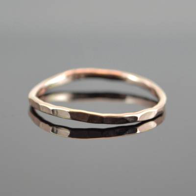 Vorsteck-Ring "Minimalistic gehämmert" handgefertigter Ring aus  585er Roségold