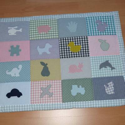 handgemachte Babydecke, Krabbeldecke, Patchwork mit Applikationen aus Biobaumwolle