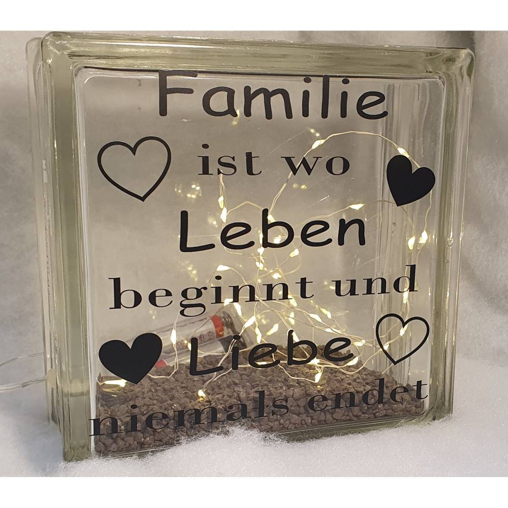 glasbaustein-beleuchtet-glas-mit-spruch-familie-ist-wo-leben-beginnt