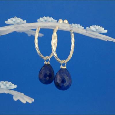 Ohrloch-los Ohrschmuck aus Argentium-Sterlingsilber mit großen blauen facettierten Dumortierit-Tropfen