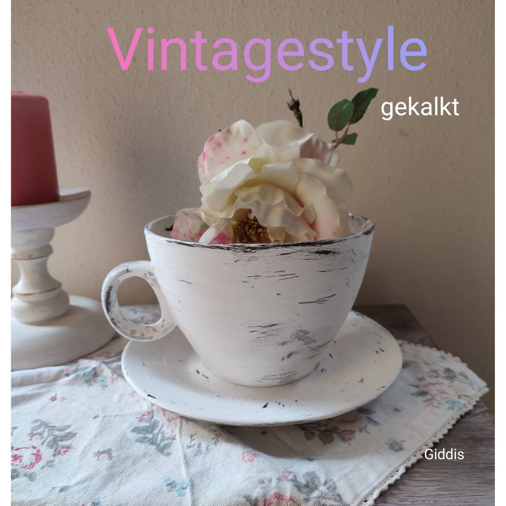 Deko -Vintagestyle, große Tasse, weiß gekalkt