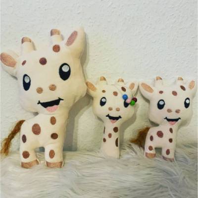 Stickdatei Giraffe Gerda  mit Rassel In the Hoop Set 666  Maschinenstickerei Baby