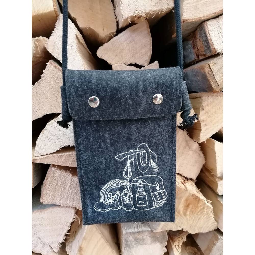 Stickdatei Rucksack Bergschuh Berge Wandern Bild 4