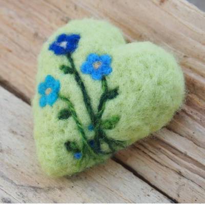HERZ * FILZHERZ * ZUR DEKORATION * FRÜHLING * 100 % WOLLE * HANDGEARBEITET * GRÜN/BLAU * Produkt #719637