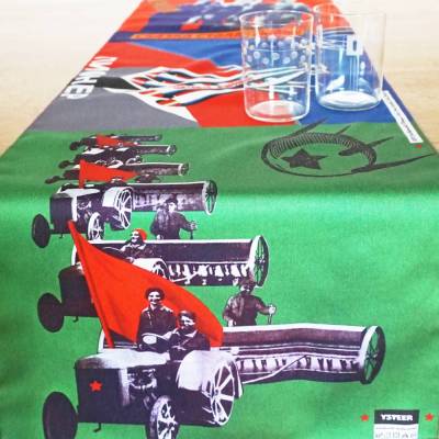 TISCHLÄUFER aus Bio-Baumwolle mit Sowjetunion-Plakaten 1920-1940