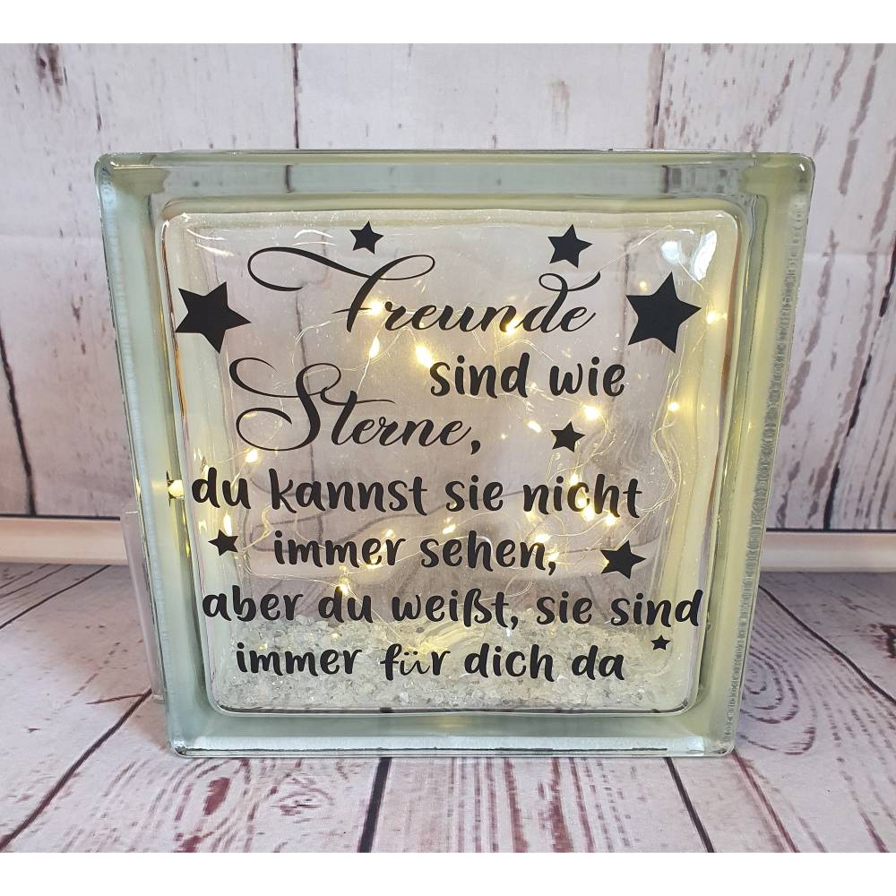 glasbaustein-beleuchtet-glas-mit-spruch-freunde-sind-wie-sterne