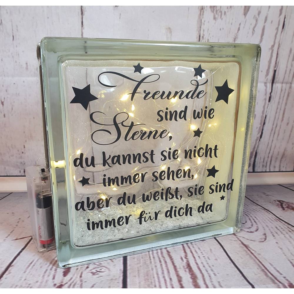 glasbaustein-beleuchtet-glas-mit-spruch-freunde-sind-wie-sterne