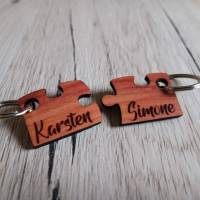 Schlüsselanhänger Partner Puzzel-Teile aus Zwetschgenholz