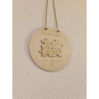 Familienschild, Türschild, Familyschild aus Holz mit Puzzleteilen der einzelnen Familienangehörigen