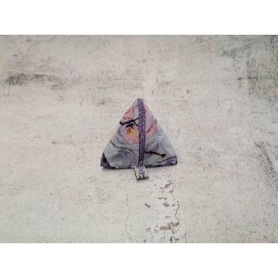 Schnullertasche als Schlüsselanhänger in Pyramidenform für hygienische Aufbewahrung der Schnuller, Blühten