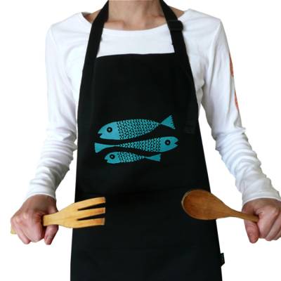 Fische. Fairtrade Latzschürze, schwarz. Siebdruck, handbedruckt.