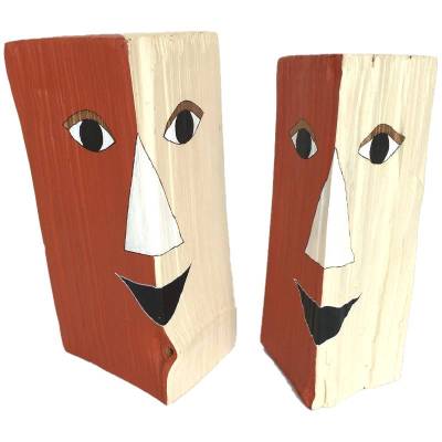 Köpfe aus Holz Kunstobjekte mit Gesicht rotbraun/cremeweiß