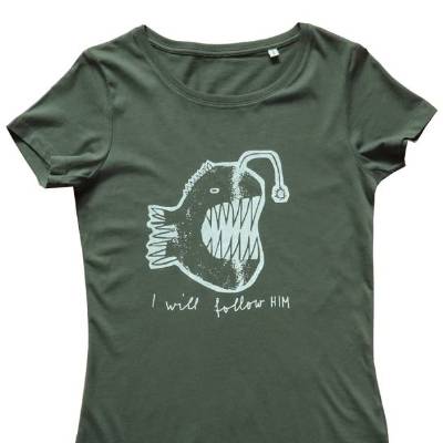 Anglerfisch, I will follow him, Bio Fairtrade T-Shirt Frauen. Mit Handsiebdruck.