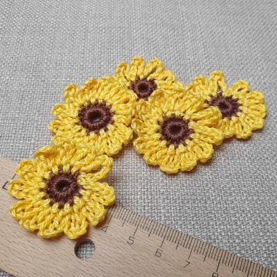 5 Sonnenblumen Häkelblumen, gehäkelte Blüten zum aufnähen, Häkelapplikationen Blume gelb Herbst