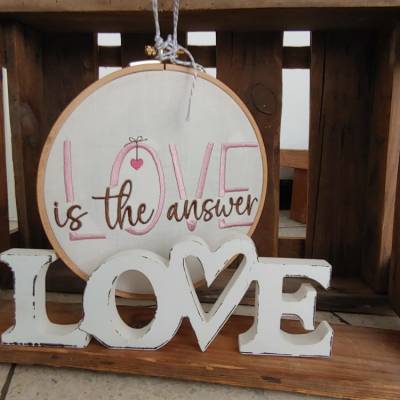 Love is the answer in 2 Größen Stickdatei NadelSprünge