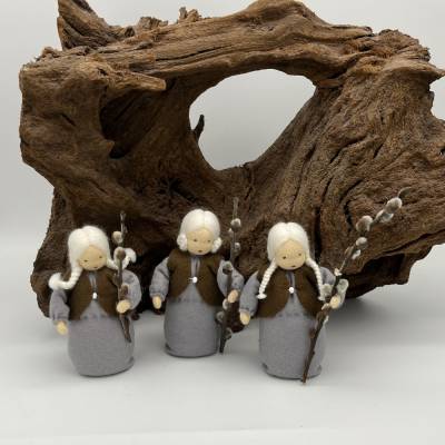 Weidenkätzchen, hellgraues Kleid - Jahreszeitentisch  - Winter - Blumenkinder - Frühling