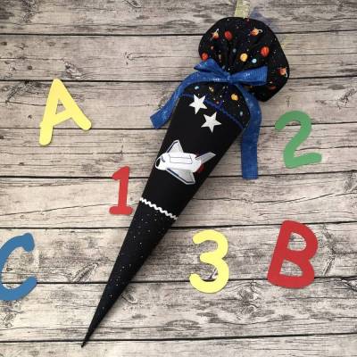 coole Schultüte Galaxie mit Raumschiff, Planeten und Sternen