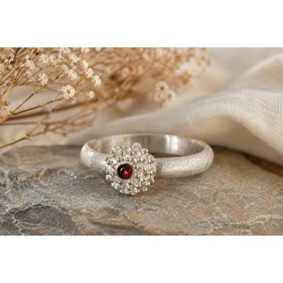 Goldschmiede Silberring, "small flower" in 925er Sterling Silber, Ring mit Edelstein, Verlobungring