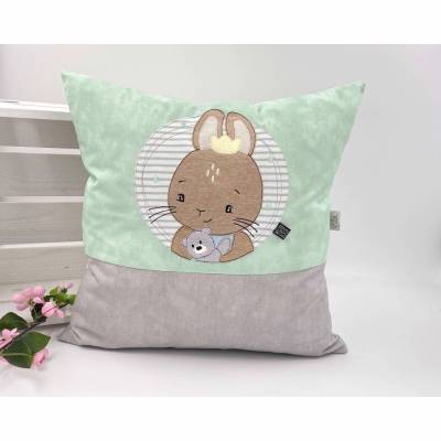 Personalisiertes Kuschelkissen mit Name – Namenskissen Hase, Kinderkissen 40x40, Geschenk zur Geburt & Taufe