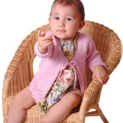 Strickanleitung für die Babyjacke Diana mit edlem Lochmuster in den Größen 50 bis 80