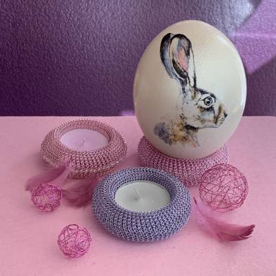 Set: großer TEELICHTHALTER / EIERHALTER Donut - fingergestrickt aus farbigem Kupferdraht mit veredeltem STRAUSSENEI