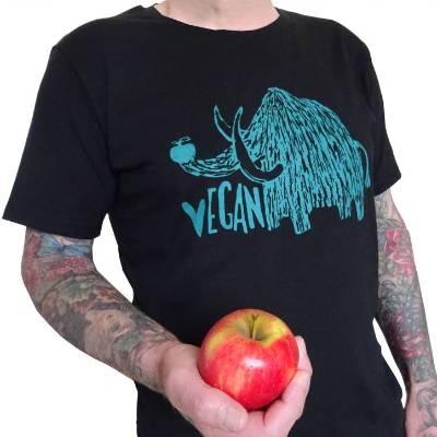 Vegan Mammut, Bio Fairtrade T-Shirt Männer, schwarz, mit handgedrucktem Siebdruck.