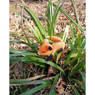 Gehäkelter Fuchs als Kuscheltier, Spielzeug, Talisman, Glücksbringer, Geschenk für jeden Anlass, Ostern, Geburtstag, Wei