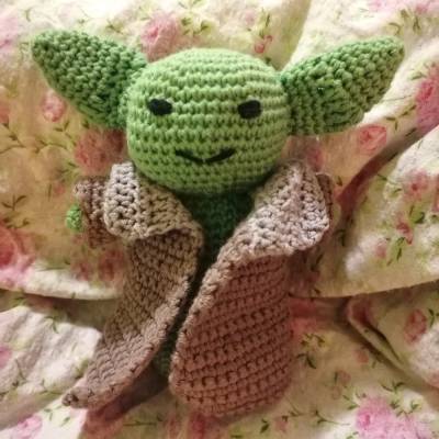 Gehäkelter Baby Yoda, Star wars, Fanartikel, Geschenk, Kuscheltier