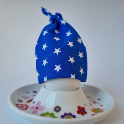 Eierwärmer "Knotenmützchen" in blau-weiß Sternchen von he-ART by helen hesse