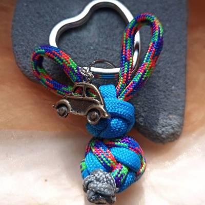 HASE mit Auto als Schlüsselanhänger, Taschenbaumler, Osterdeko ...