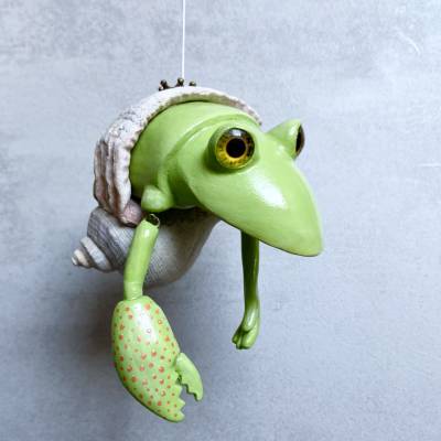 Einsiedlerfrosch, Frosch Mobilé, Frosch Skulptur, Frosch zum Aufhängen, Froschkönig, Froschplastik, Einsiedlerkrebs