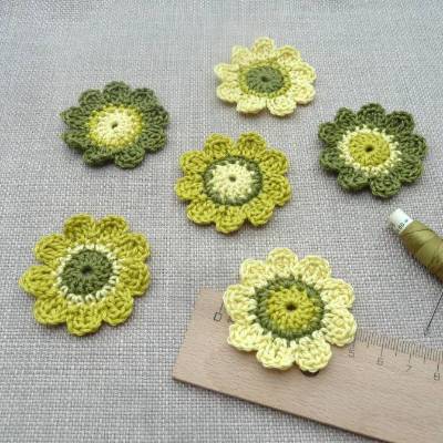 6 Häkelblumen 5 cm, gehäkelte Blüten Applikation Blumen, Häkelapplikationen oliv senf