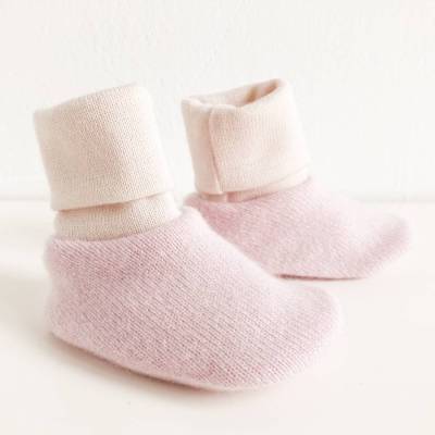 Rosa Babyschuhe aus Kaschmir und Merinowolle ab 6 Monate - Upcycling