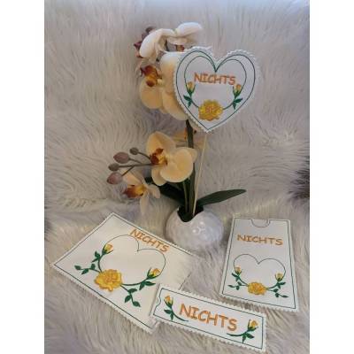Stickdatei "  Wir schenken uns NICHTS " MUG RUG Schokihülle Blumenstecker Anhänger Set 709