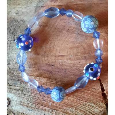 Armband mit Glas- und Acrylperlen 