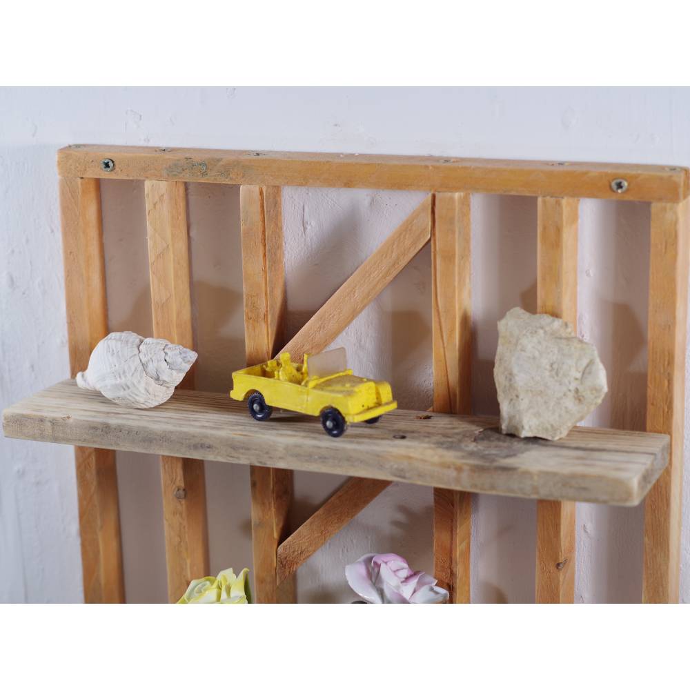 Wandregal aus Paletten- und Bauhölzern, Palettenholz, Regal für Vasen, Möbel, einzigartig, Holz, Wohndeko, deko Bild 7