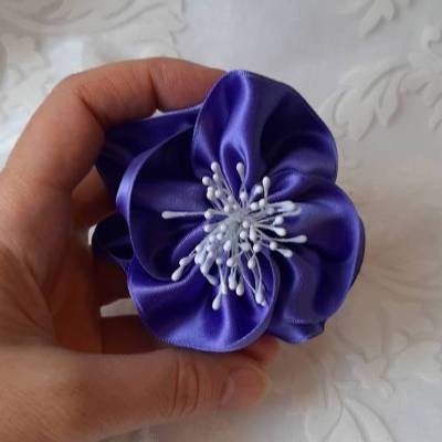 Haarklammer Lila Stoffblume Haarblüte "Lily" Haarschmuck elegant Hochzeit Taufe Abiball