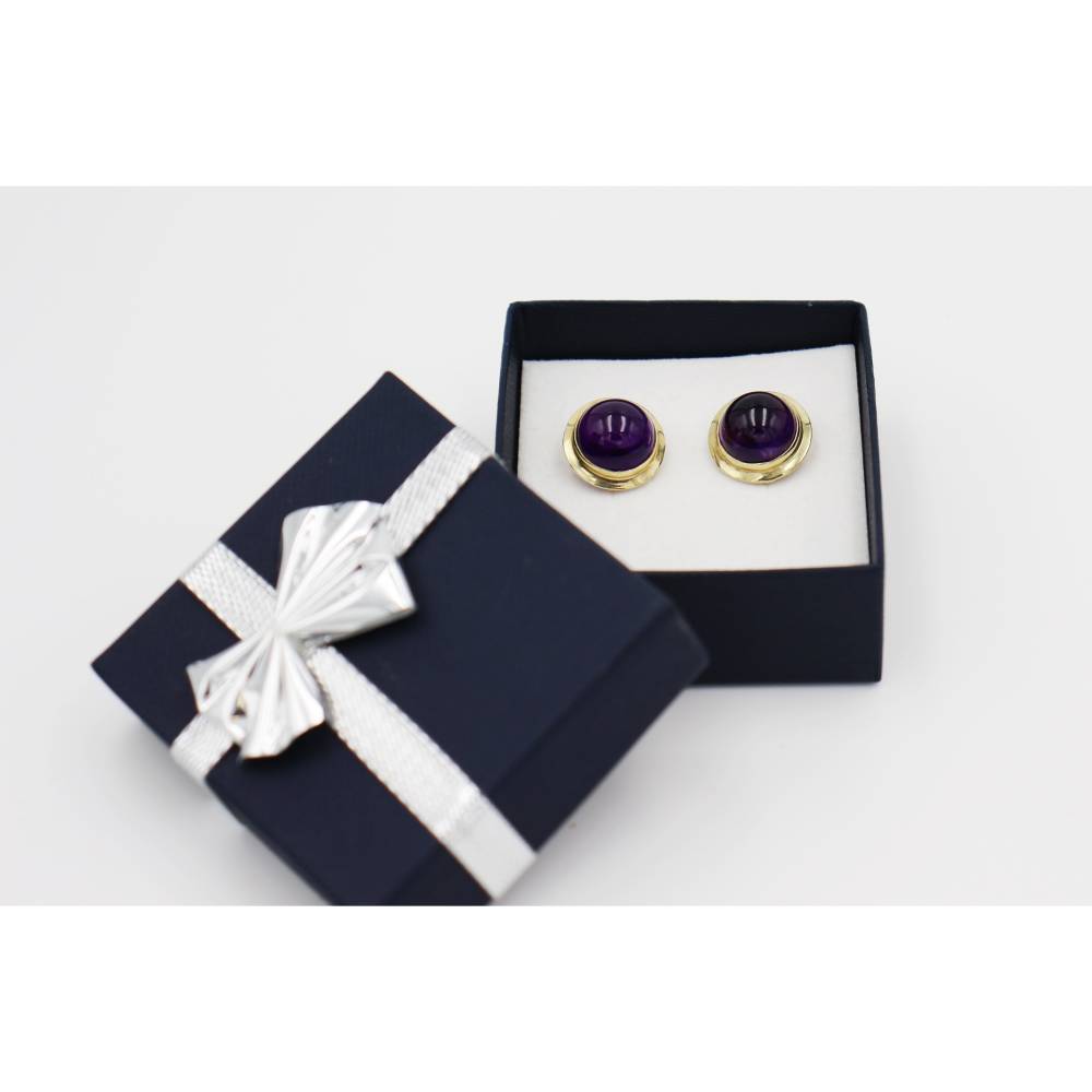 585er Goldohrstecker mit Amethyst-Cabouchon – Amethyst-Ohrstecker aus 14 K Gold Bild 3