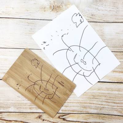 Frühstücksbrett, Zeichnung von deinem Kind verewigt, persönliche Wunschgravur, Kinderkunst als schönes Geschenk