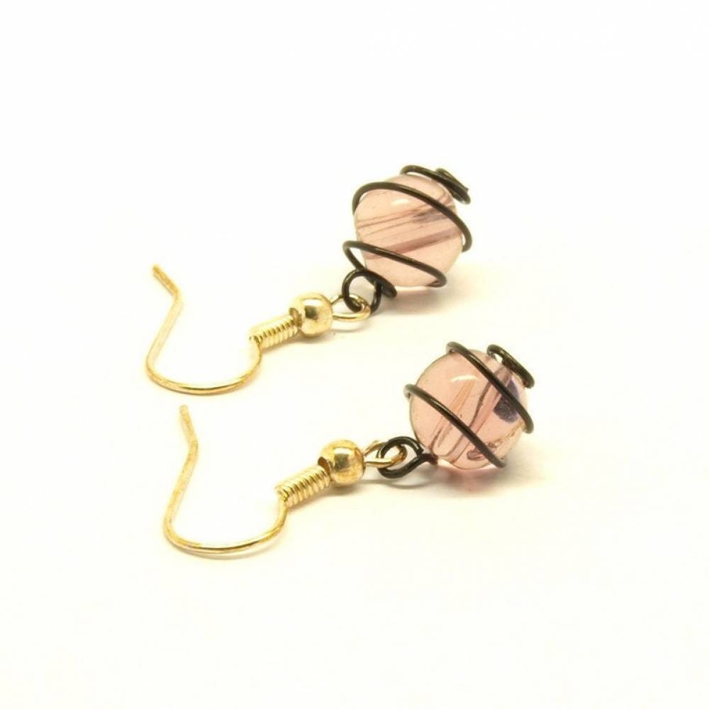 Ohrringe Glas Perle Draht schwarz rosa gewickelt