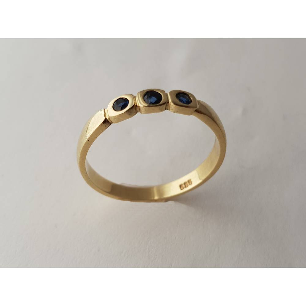 14 K-Goldring mit 3 Saphiren (Bandring) - Saphirring aus 585er Gelbgold Bild 3
