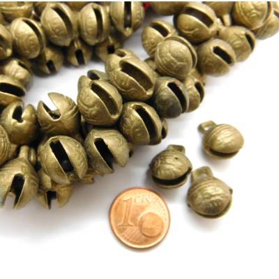 6 Messing- oder Bronze Glöckchen/Schellen - handgemachte afrikanische Anhänger