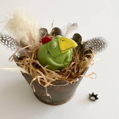 Eifrosch Huhn, Frosch, Ei, Skulptur, Froschskulptur, Froschplastik, kleiner Frosch, Skulptur, Osterdeko