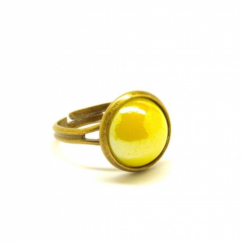 Ring Glas Cabochon Stein opak vintage bronze gelb