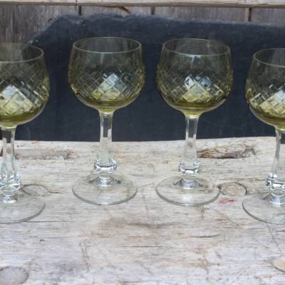 4 Weingläser Weißweingläser Kristall gelbgrün Vintage DDR 