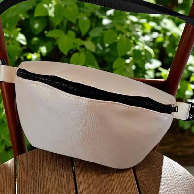 Edle goldene Bauchtasche aus Kunstleder – Gürteltasche & Crossbody Bag mit verstellbarem Gurtband
