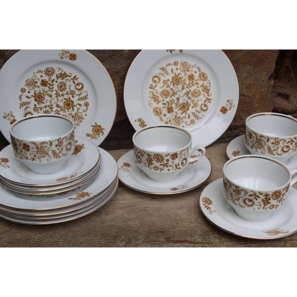 17 tlg. Kaffeeservice incl. Milchkännchen Blumendekor Henneberg Porzellan DDR