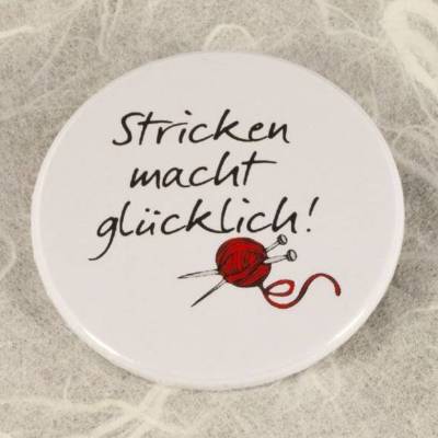 Button / Magnet mit Spruch: Stricken macht glücklich! ~ rot ~ 38mm